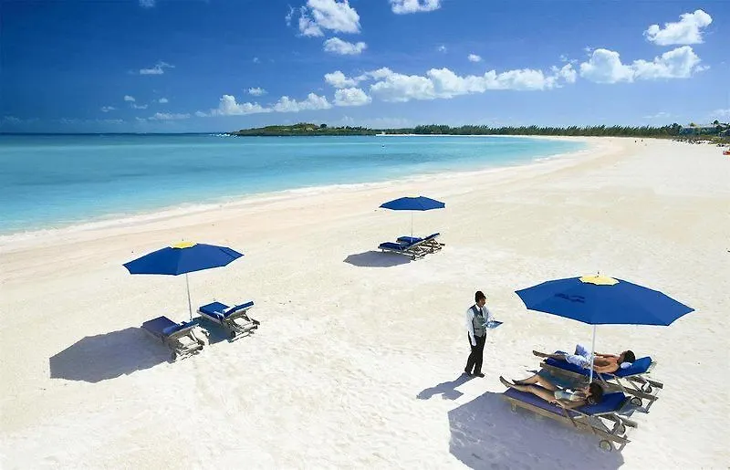Sandals Emerald Bay Twin Lakes 酒店